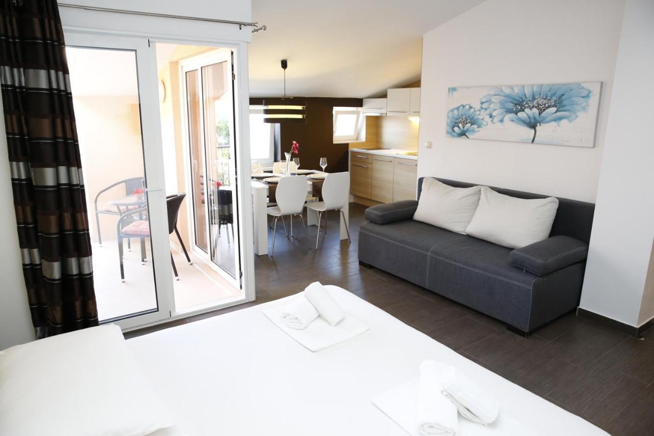 Guest House Lorenta Водице Экстерьер фото